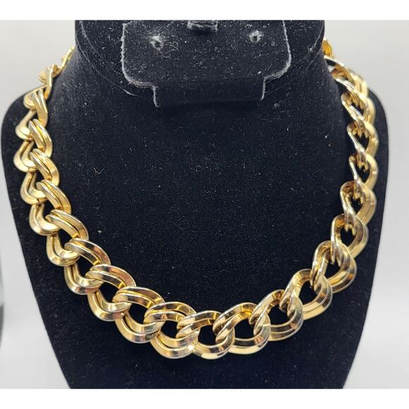 Vintage 80s Monet Chunky Goldtone Chain Necklace 17in - Picture 1 of 5